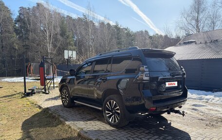 Toyota Land Cruiser Prado 150 рестайлинг 2, 2021 год, 5 500 000 рублей, 6 фотография