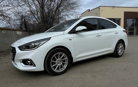 Hyundai Solaris II рестайлинг, 2018 год, 1 409 000 рублей, 2 фотография