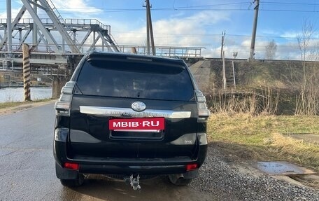 Toyota Land Cruiser Prado 150 рестайлинг 2, 2017 год, 3 950 000 рублей, 4 фотография