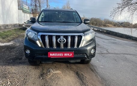 Toyota Land Cruiser Prado 150 рестайлинг 2, 2017 год, 3 950 000 рублей, 3 фотография