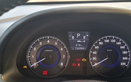 Hyundai Solaris II рестайлинг, 2011 год, 910 000 рублей, 6 фотография