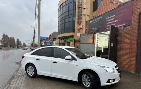 Chevrolet Cruze II, 2011 год, 750 000 рублей, 3 фотография