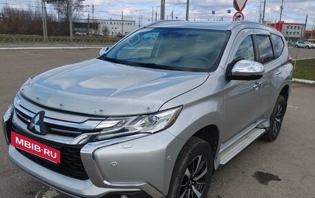 Mitsubishi Pajero Sport III рестайлинг, 2017 год, 3 100 000 рублей, 2 фотография