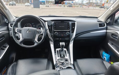 Mitsubishi Pajero Sport III рестайлинг, 2017 год, 3 100 000 рублей, 19 фотография