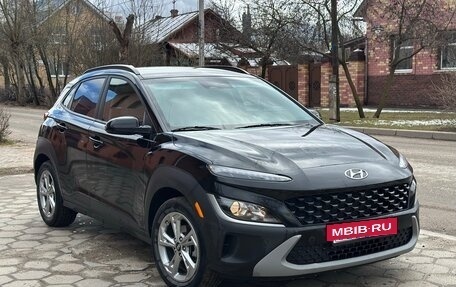 Hyundai Kona I, 2022 год, 1 950 000 рублей, 2 фотография