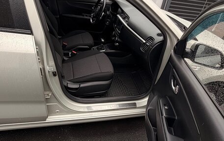 KIA Rio IV, 2018 год, 1 350 000 рублей, 7 фотография