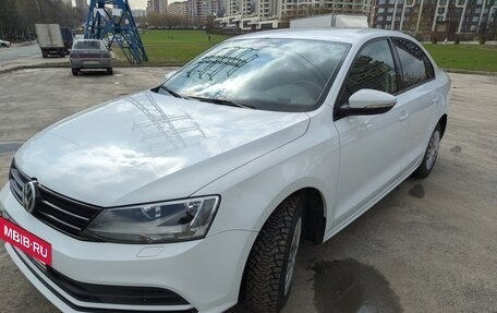 Volkswagen Jetta VI, 2017 год, 1 310 000 рублей, 2 фотография