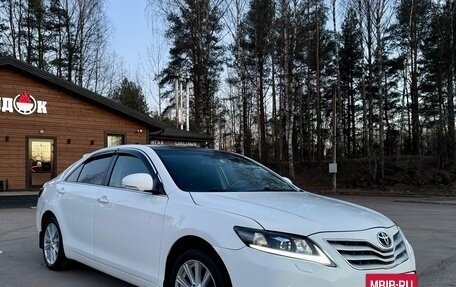 Toyota Camry, 2011 год, 1 300 000 рублей, 2 фотография