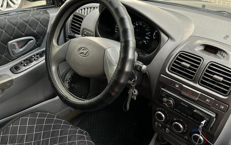 Hyundai Accent II, 2004 год, 310 000 рублей, 10 фотография