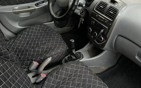 Hyundai Accent II, 2004 год, 310 000 рублей, 11 фотография