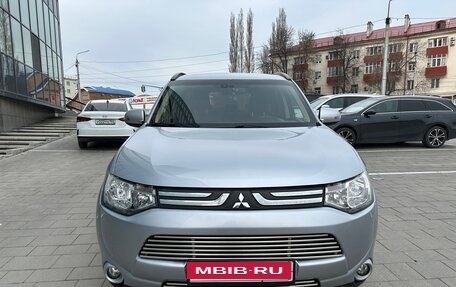 Mitsubishi Outlander III рестайлинг 3, 2012 год, 987 000 рублей, 1 фотография
