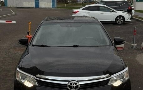 Toyota Camry, 2016 год, 1 900 000 рублей, 1 фотография