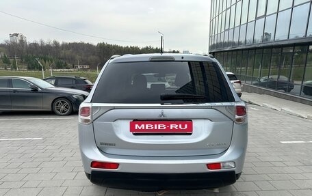 Mitsubishi Outlander III рестайлинг 3, 2012 год, 987 000 рублей, 5 фотография