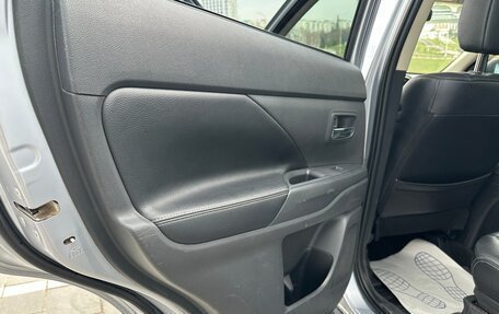 Mitsubishi Outlander III рестайлинг 3, 2012 год, 987 000 рублей, 12 фотография