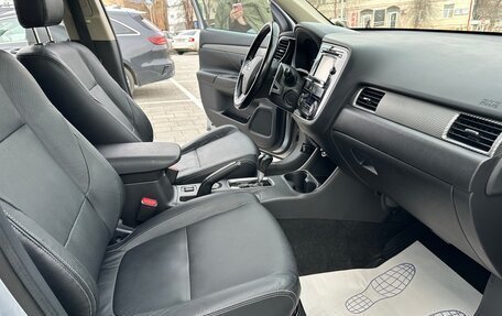 Mitsubishi Outlander III рестайлинг 3, 2012 год, 987 000 рублей, 14 фотография