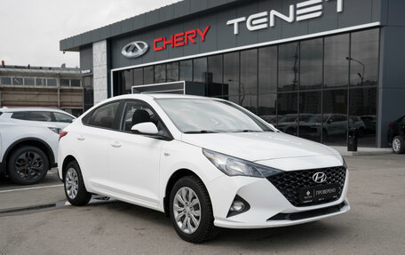 Hyundai Solaris II рестайлинг, 2021 год, 1 630 000 рублей, 2 фотография