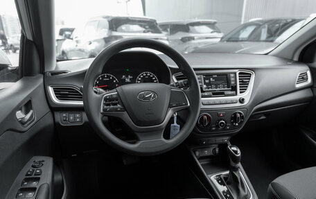 Hyundai Solaris II рестайлинг, 2021 год, 1 630 000 рублей, 7 фотография