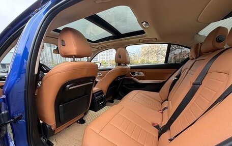 BMW 3 серия, 2022 год, 2 700 000 рублей, 14 фотография