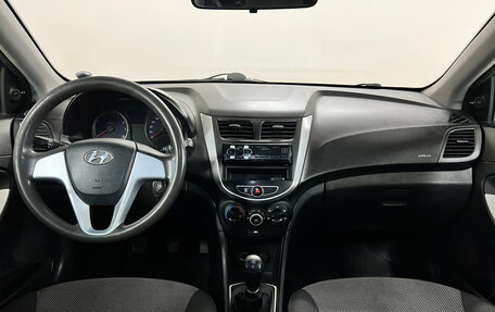 Hyundai Solaris II рестайлинг, 2012 год, 560 000 рублей, 8 фотография