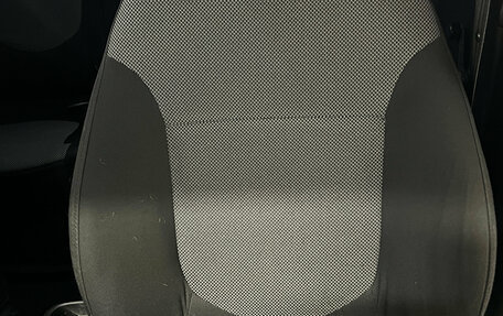 Hyundai Solaris II рестайлинг, 2012 год, 560 000 рублей, 17 фотография