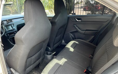 Skoda Rapid I, 2015 год, 890 000 рублей, 15 фотография