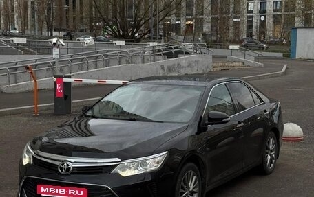 Toyota Camry, 2016 год, 1 900 000 рублей, 2 фотография