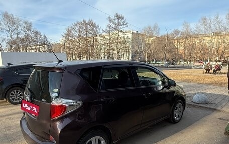 Toyota Ractis II, 2010 год, 670 000 рублей, 3 фотография