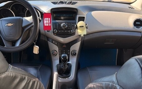 Chevrolet Cruze II, 2010 год, 620 000 рублей, 10 фотография