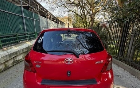 Toyota Yaris III рестайлинг, 2007 год, 650 000 рублей, 3 фотография