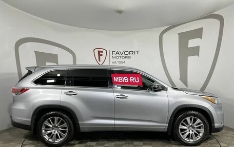 Toyota Highlander III, 2014 год, 2 649 000 рублей, 4 фотография