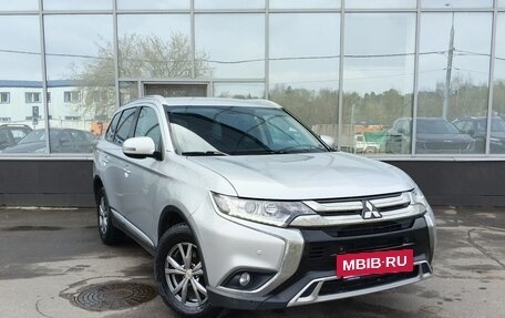 Mitsubishi Outlander III рестайлинг 3, 2019 год, 2 299 000 рублей, 3 фотография