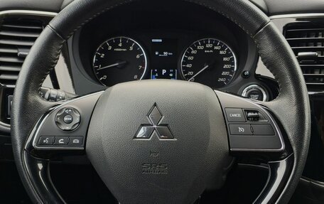 Mitsubishi Outlander III рестайлинг 3, 2019 год, 2 299 000 рублей, 12 фотография