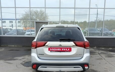 Mitsubishi Outlander III рестайлинг 3, 2019 год, 2 299 000 рублей, 6 фотография