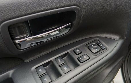 Mitsubishi Outlander III рестайлинг 3, 2019 год, 2 299 000 рублей, 20 фотография