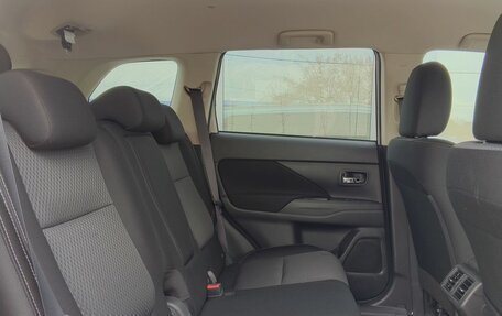 Mitsubishi Outlander III рестайлинг 3, 2019 год, 2 299 000 рублей, 22 фотография