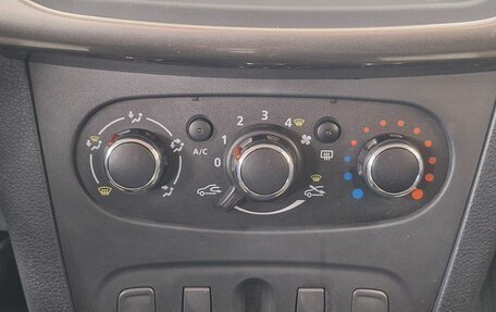 Renault Logan II, 2021 год, 850 000 рублей, 10 фотография