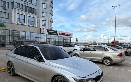 BMW 3 серия, 2017 год, 2 400 000 рублей, 3 фотография