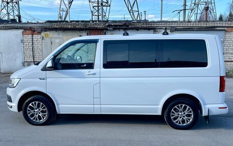 Volkswagen Caravelle T6 рестайлинг, 2017 год, 2 580 000 рублей, 5 фотография