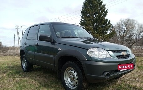 Chevrolet Niva I рестайлинг, 2017 год, 900 000 рублей, 6 фотография