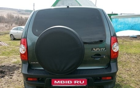 Chevrolet Niva I рестайлинг, 2017 год, 900 000 рублей, 4 фотография