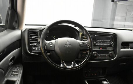 Mitsubishi Outlander III рестайлинг 3, 2019 год, 2 379 000 рублей, 17 фотография