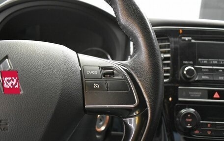 Mitsubishi Outlander III рестайлинг 3, 2019 год, 2 379 000 рублей, 18 фотография