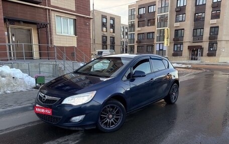 Opel Astra J, 2011 год, 450 000 рублей, 1 фотография