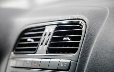 Volkswagen Polo VI (EU Market), 2013 год, 798 000 рублей, 23 фотография