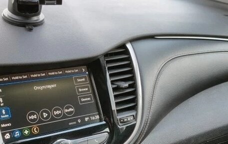 Chevrolet Trax, 2017 год, 1 050 000 рублей, 4 фотография