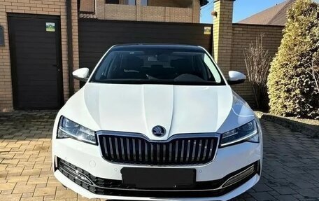 Skoda Superb III рестайлинг, 2025 год, 2 900 000 рублей, 2 фотография