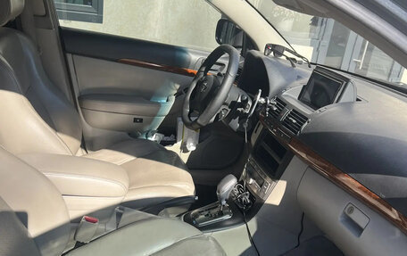 Toyota Avensis III рестайлинг, 2006 год, 780 000 рублей, 10 фотография