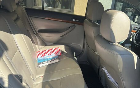 Toyota Avensis III рестайлинг, 2006 год, 780 000 рублей, 16 фотография