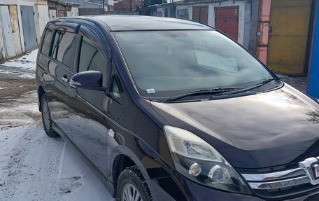 Toyota ISis I, 2013 год, 1 250 000 рублей, 2 фотография