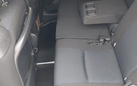 Toyota ISis I, 2013 год, 1 250 000 рублей, 10 фотография